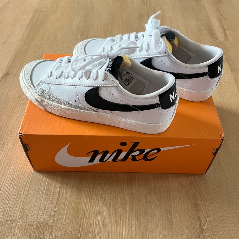 Nike Blazer Low 77 Vintage White Black Sneakers
